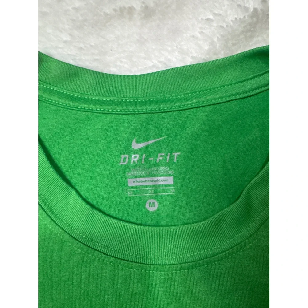 Nike T-Shirt Womens Medium Green Excellent Dri-FIT Short Sleeve Swoosh Logo